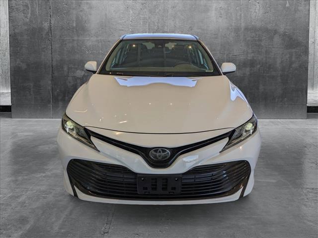 Photo of 2019 Super White Toyota Camry