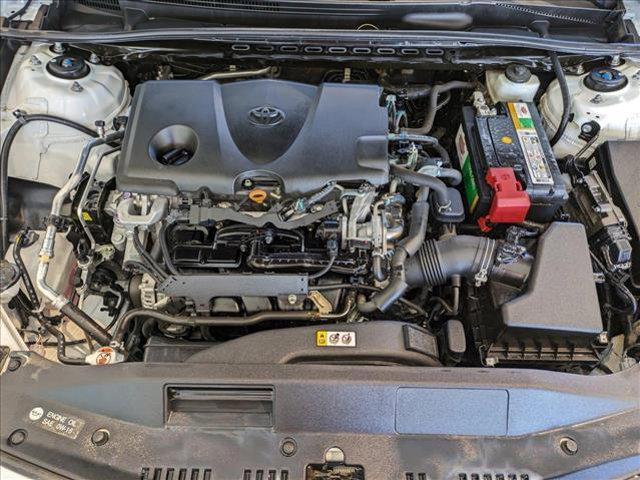 Photo of 2019 Super White Toyota Camry
