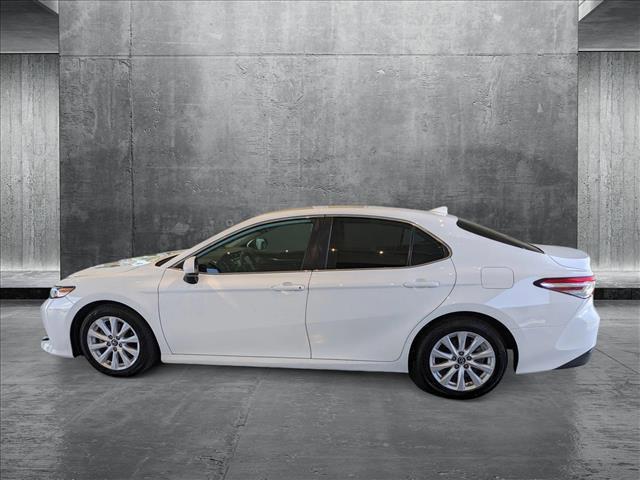 Photo of 2019 Super White Toyota Camry