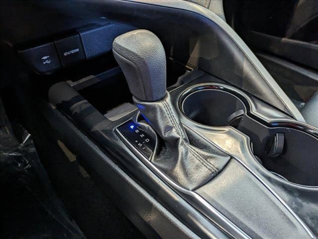 Photo of 2019 Super White Toyota Camry
