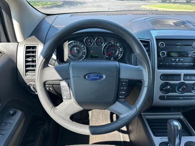 Photo of 2008 Vapor Silver Metallic Ford Edge