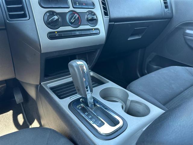 Photo of 2008 Vapor Silver Metallic Ford Edge
