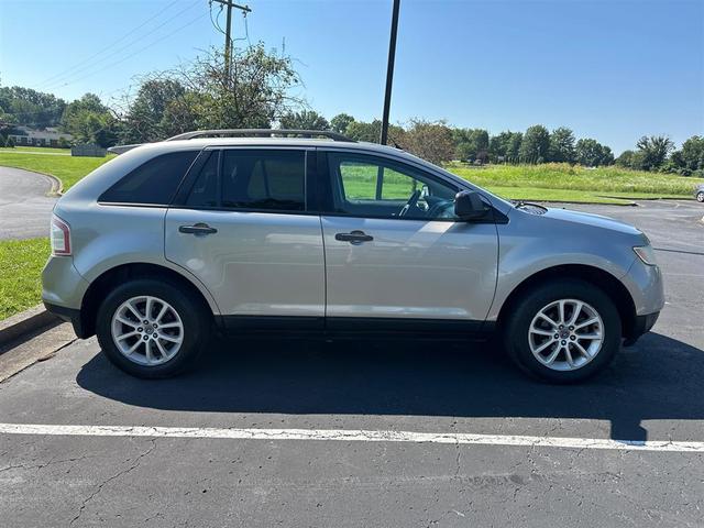 Photo of 2008 Vapor Silver Metallic Ford Edge