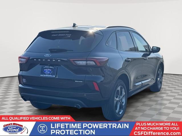 Photo of 2023 Agate Black Metallic Ford Escape