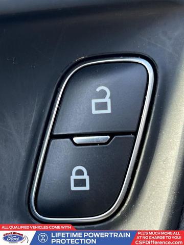 Photo of 2022 Carbonized Gray Metallic Ford Escape