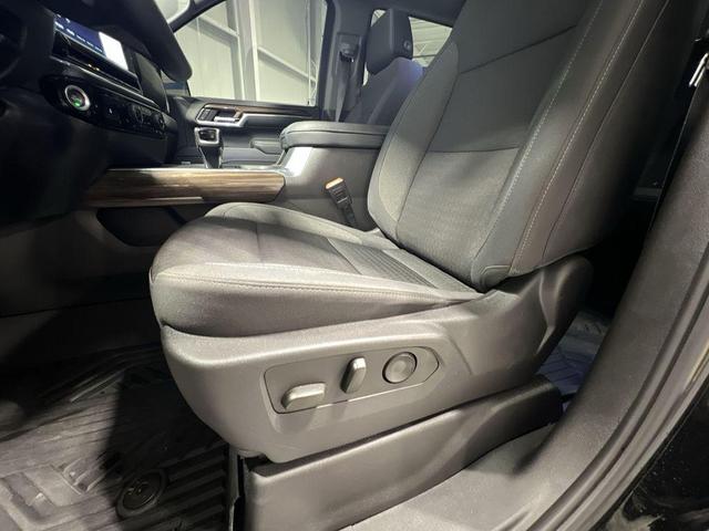 Photo of 2024 Black Chevrolet Silverado 1500