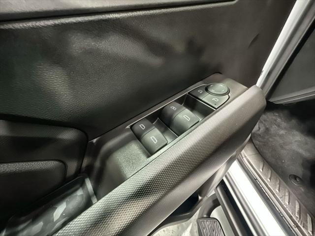 Photo of 2025 Summit White Chevrolet Colorado