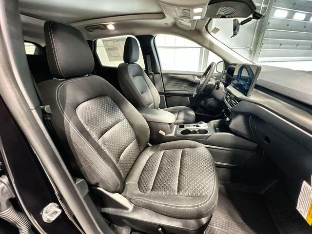 Photo of 2025 Agate Black Metallic Ford Escape