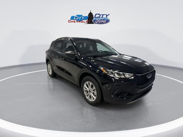 Photo of 2025 Agate Black Metallic Ford Escape