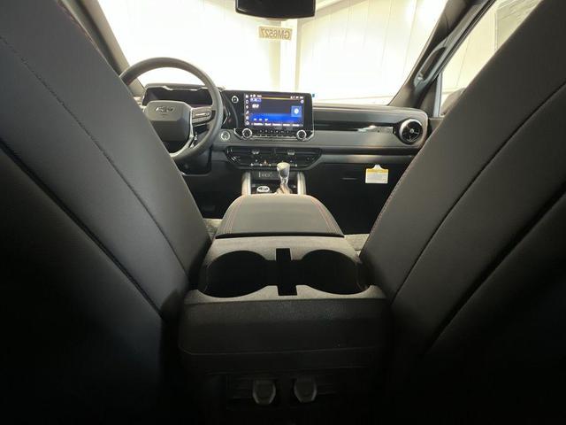 Photo of 2025 Sunrise Orange Chevrolet Colorado