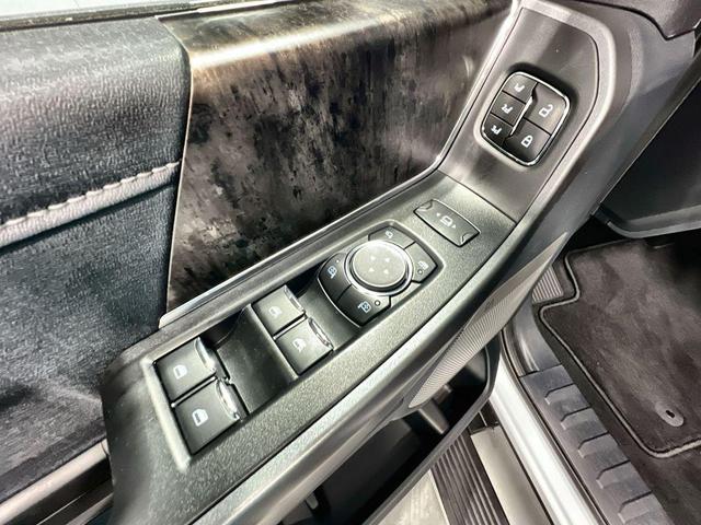 Photo of 2025 Oxford White Ford F-250