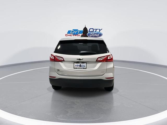 Photo of 2021 Silver Ice Metallic Chevrolet Equinox