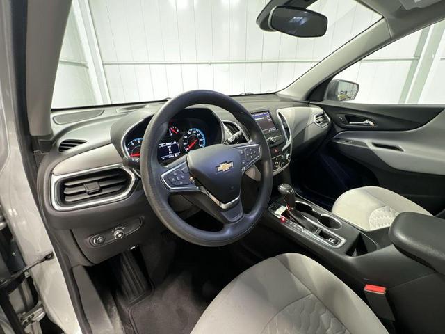 Photo of 2021 Silver Ice Metallic Chevrolet Equinox