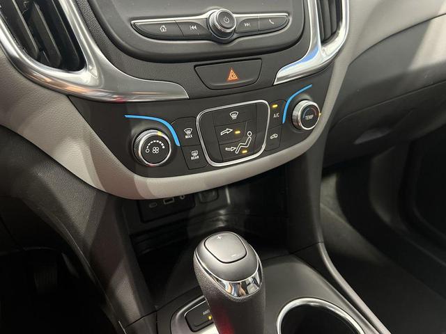 Photo of 2021 Silver Ice Metallic Chevrolet Equinox