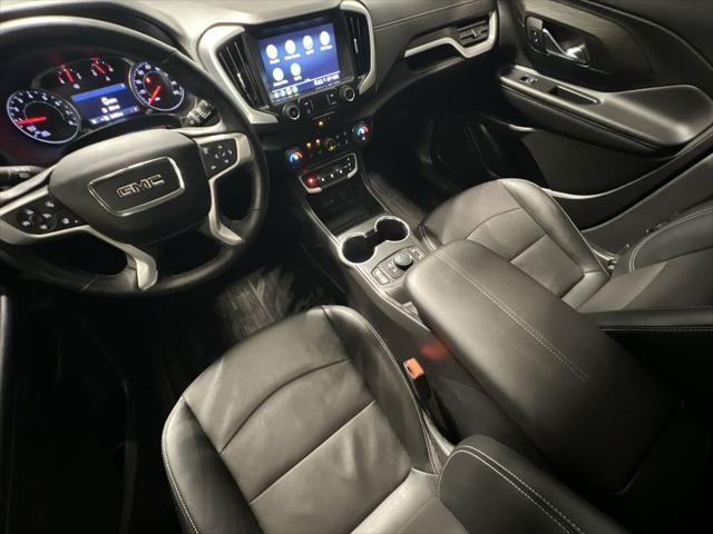Photo of 2023 Summit White GMC Terrain