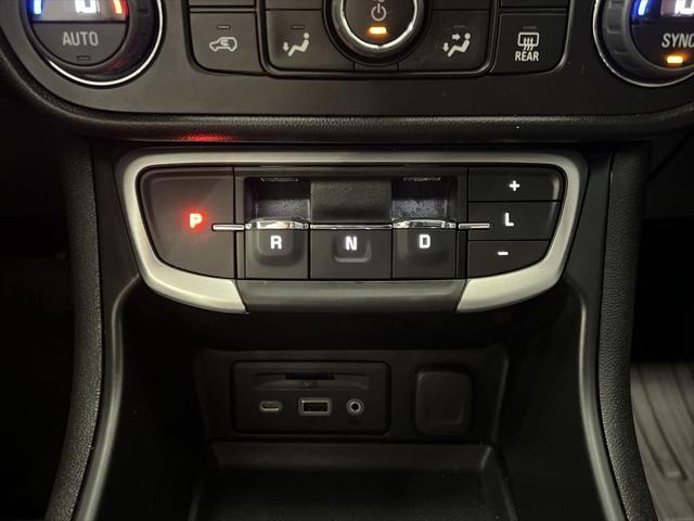 Photo of 2023 Summit White GMC Terrain