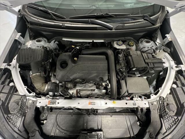 Photo of 2023 Summit White GMC Terrain