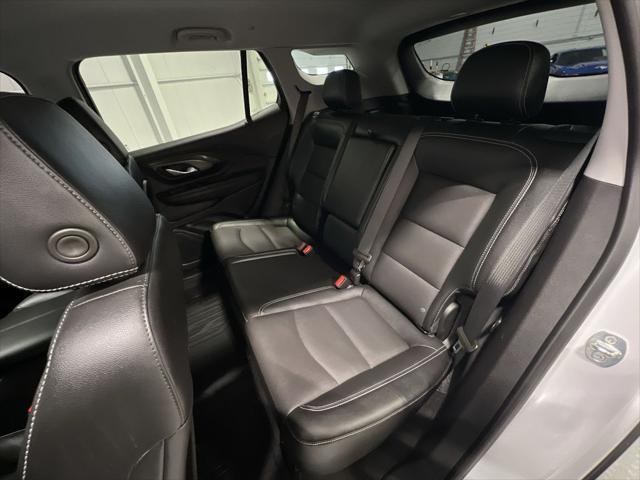 Photo of 2023 Summit White GMC Terrain