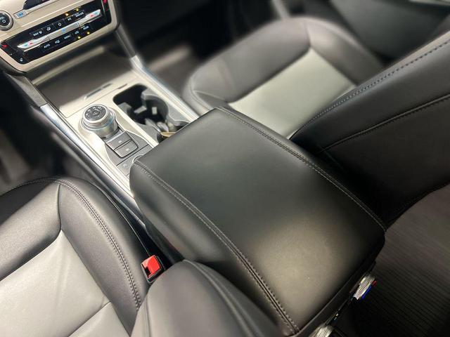 Photo of 2023 Agate Black Metallic Ford Explorer