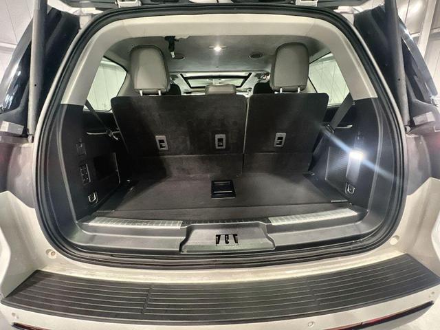 Photo of 2022 PRISTINE WHITE METALLIC 3C Lincoln Navigator
