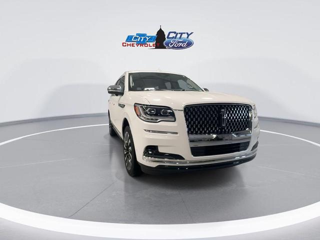 Photo of 2022 PRISTINE WHITE METALLIC 3C Lincoln Navigator