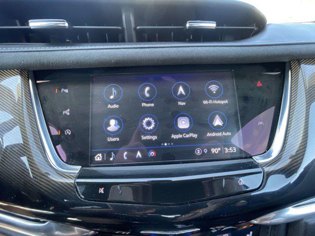 Photo of 2022 Crystal White Tricoat Cadillac XT6