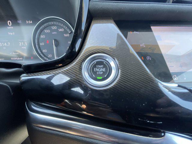 Photo of 2022 Crystal White Tricoat Cadillac XT6