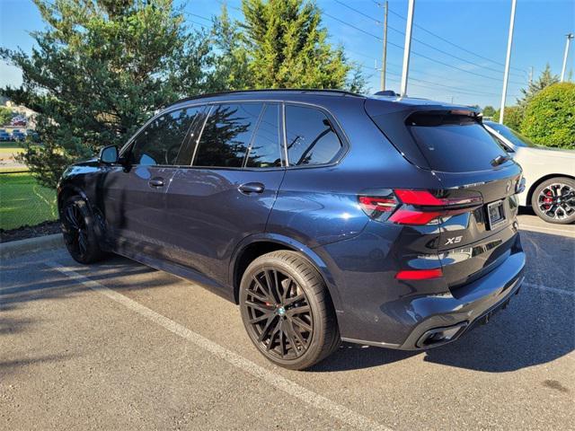Photo of 2024 Carbon Black Metallic BMW X5