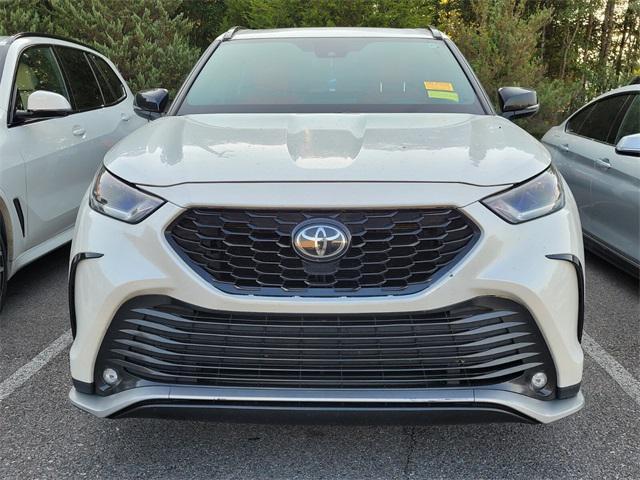Photo of 2021 Blizzard Pearl Toyota Highlander