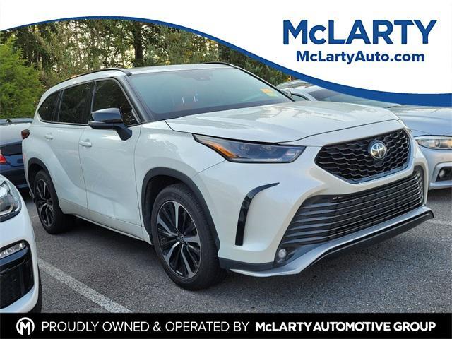 Photo of 2021 Blizzard Pearl Toyota Highlander