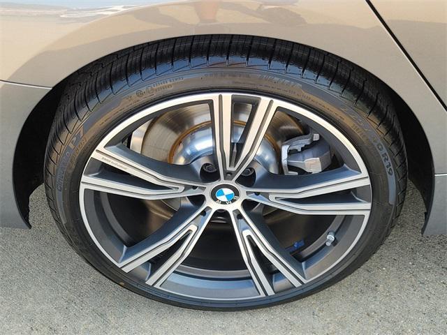 Photo of 2024 Skyscraper Gray Metallic BMW 330