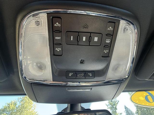 Photo of 2016 Recon Green Clearcoat Jeep Grand Cherokee