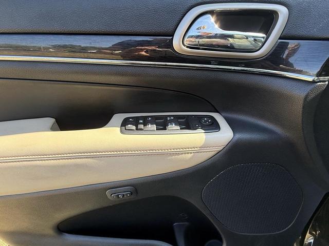 Photo of 2016 Recon Green Clearcoat Jeep Grand Cherokee