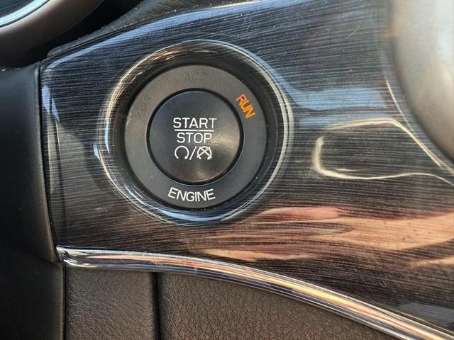 Photo of 2016 Recon Green Clearcoat Jeep Grand Cherokee