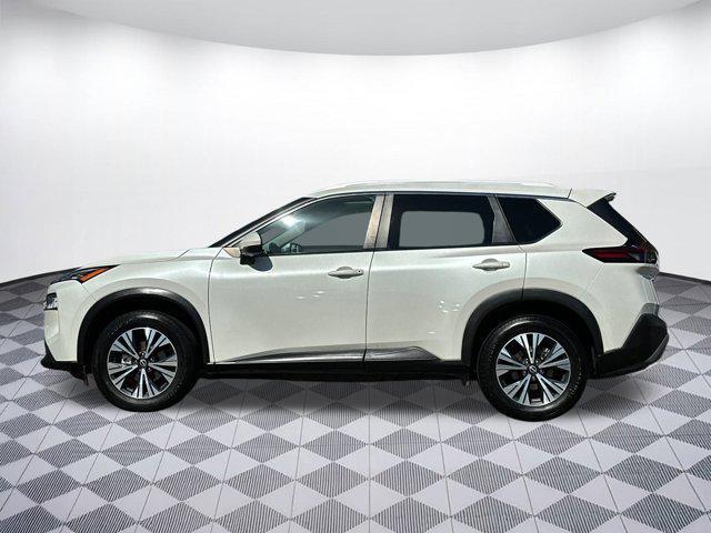 Photo of 2022 Pearl White Tricoat Nissan Rogue