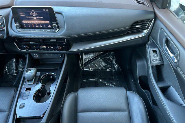 Photo of 2022 Pearl White Tricoat Nissan Rogue
