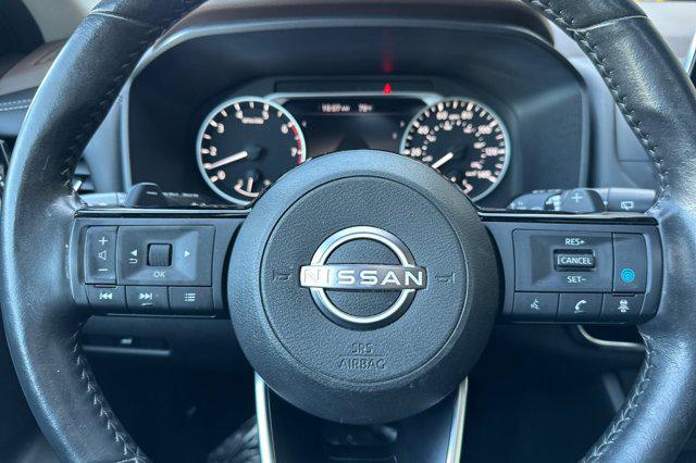 Photo of 2022 Pearl White Tricoat Nissan Rogue