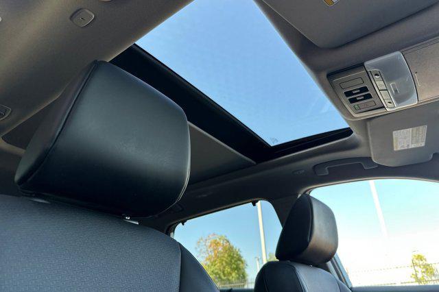 Photo of 2022 Pearl White Tricoat Nissan Rogue