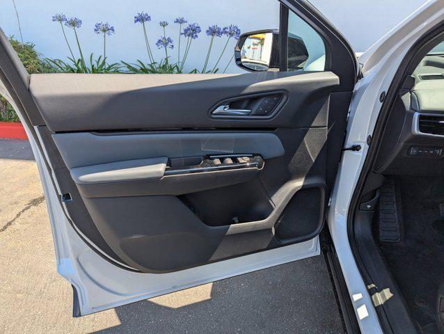 Photo of 2025 Snowfall Pearl Honda Prologue