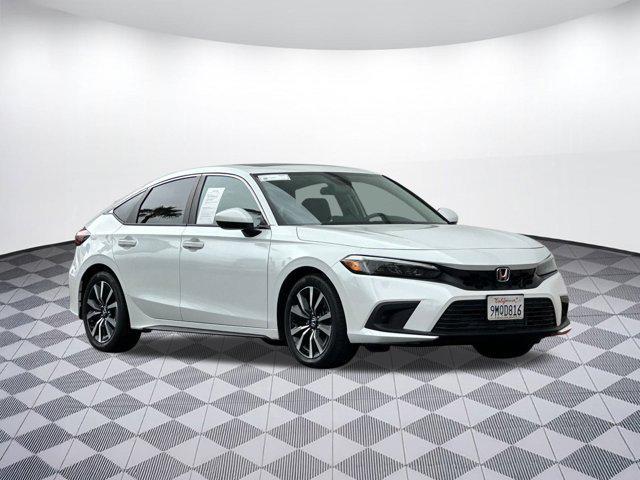 Photo of 2024 Platinum White Pearl Honda Civic