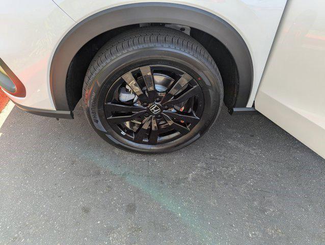 Photo of 2026 Platinum White Pearl Honda HR-V