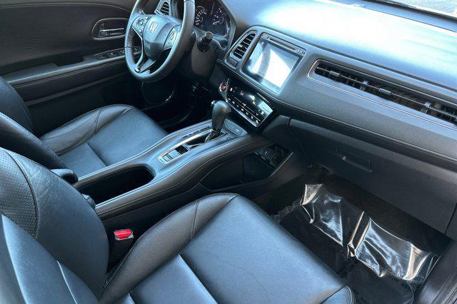 Photo of 2017 Modern Steel Metallic Honda HR-V