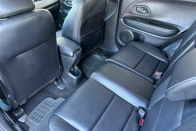 Photo of 2017 Modern Steel Metallic Honda HR-V