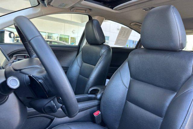 Photo of 2017 Modern Steel Metallic Honda HR-V