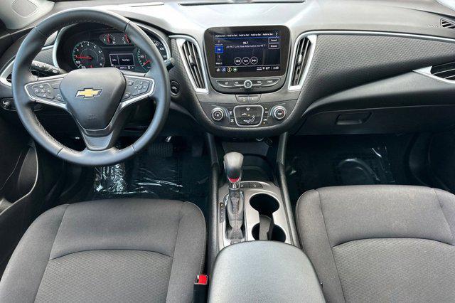 Photo of 2024 Mineral Gray Metallic Chevrolet Malibu
