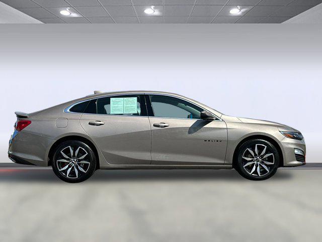 Photo of 2024 Mineral Gray Metallic Chevrolet Malibu