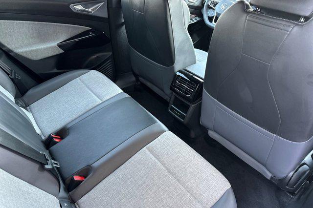 Photo of 2024 Pure Gray Volkswagen ID.4