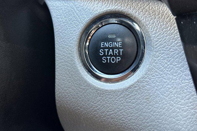 Photo of 2020 Midnight Black Metallic Toyota Sienna