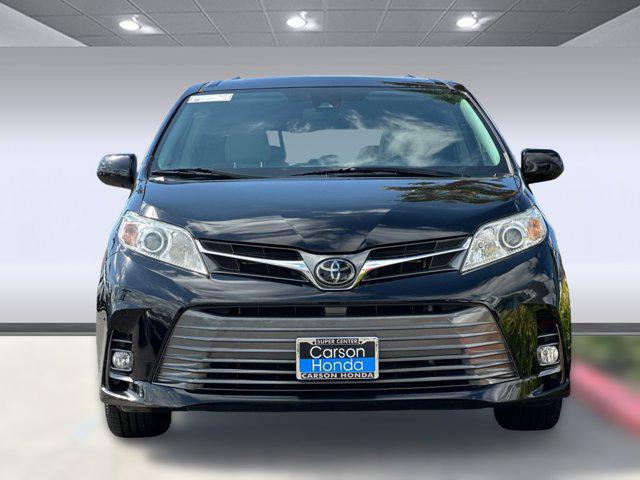 Photo of 2020 Midnight Black Metallic Toyota Sienna