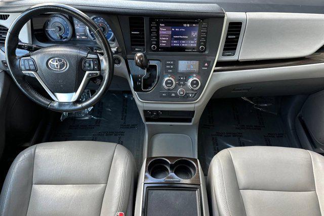 Photo of 2020 Midnight Black Metallic Toyota Sienna